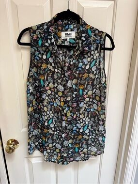 MM6 Maison Margiela Black Sheer Artifact Pattern Sleeveless Button Front Top